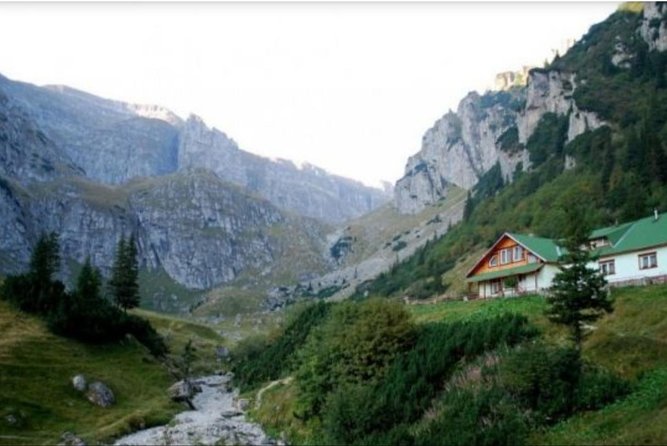 1 day CARPATHIAN PEAKS & CHALETS hike - How hard is the hike?