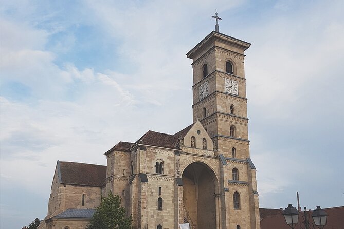 10-Day Private Tour of Romania with Pick Up - Curtea de Argeș, Poienari, and Romania’s best mountain road