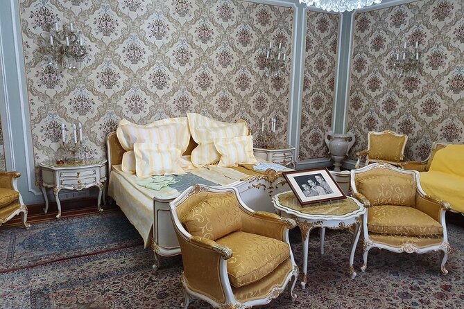 10 h Ceausescu Communism Private Tour in Bucharest plus Dracula's Grave - Patriarchate Hill and Romanian Orthodoxy