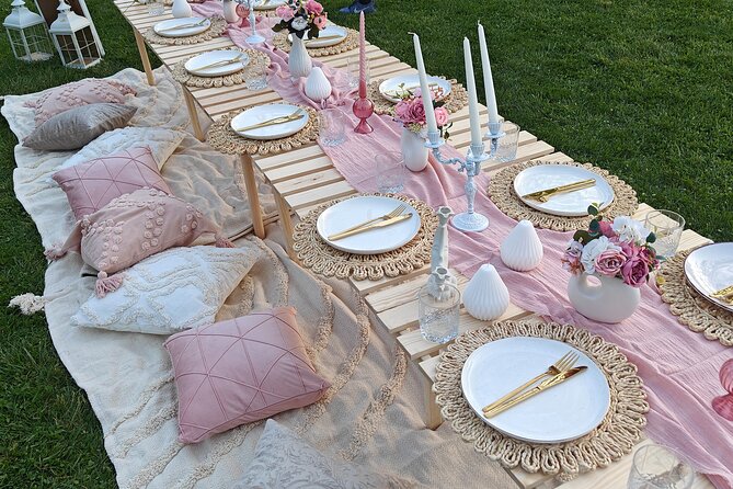2-Hour Luxury Picnic in Cluj-Napoca Romania - The food issue deserves clear attention