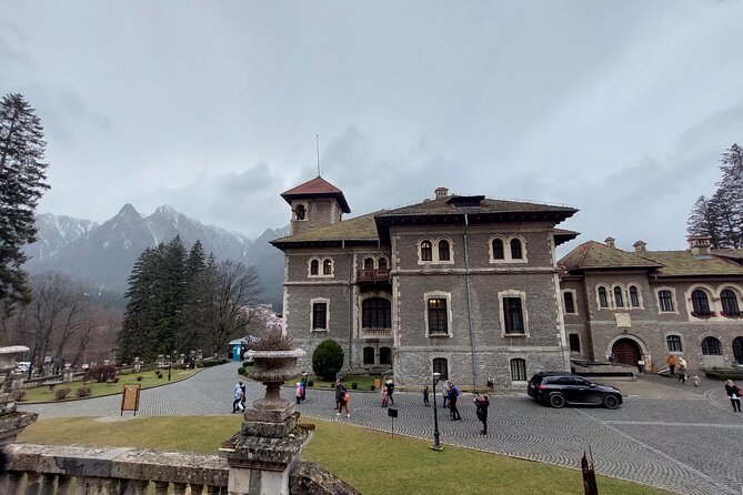 3 Castle:Peles ,Bran,Cantacuzino Tour from Brasov /Hotel pickup - The real price of the experience
