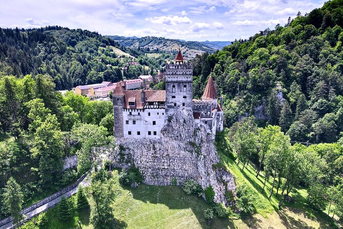 3-Castle: Peles,Bran,Rasnov,Sinaia Monastery from Brasov w pickup - What the guides add to the day