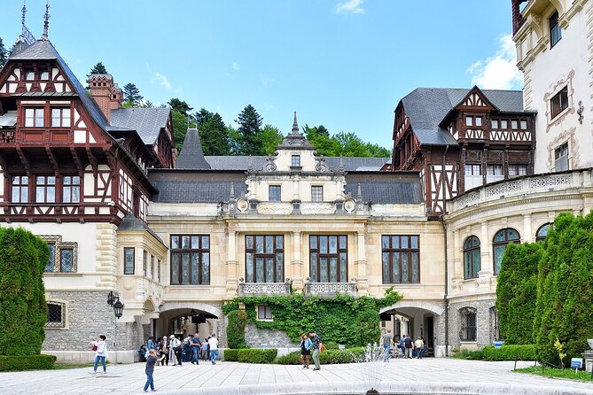 3-Day Tour of Transylvania’s Landmarks from Bucharest - Day one: Peleș Castle, Bran Castle and Brașov