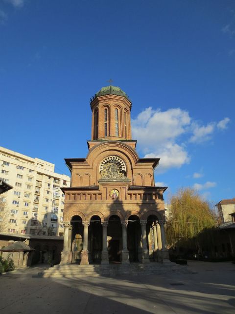 3-Hour Guided Tour of Communist Bucharest - The guides make or break this history walk