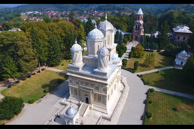 8 Days Private Romania Tour from Bucharest - Day 3: Humor in the Merry Cemetery and hard truths at Sighet