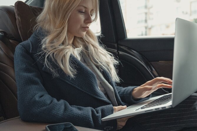 Airport transfer Otopeni to Bucharest - A straightforward ride from Otopeni Airport to Bucharest