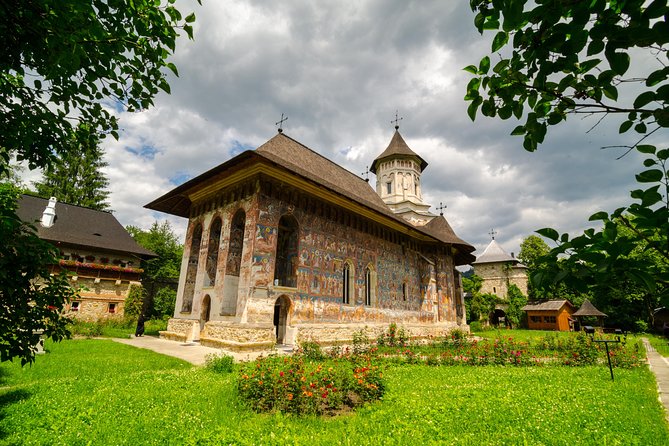 Best of Romania in 10 Days - Day 6: Bicaz Gorge, Red Lake, and Saxon Transylvania