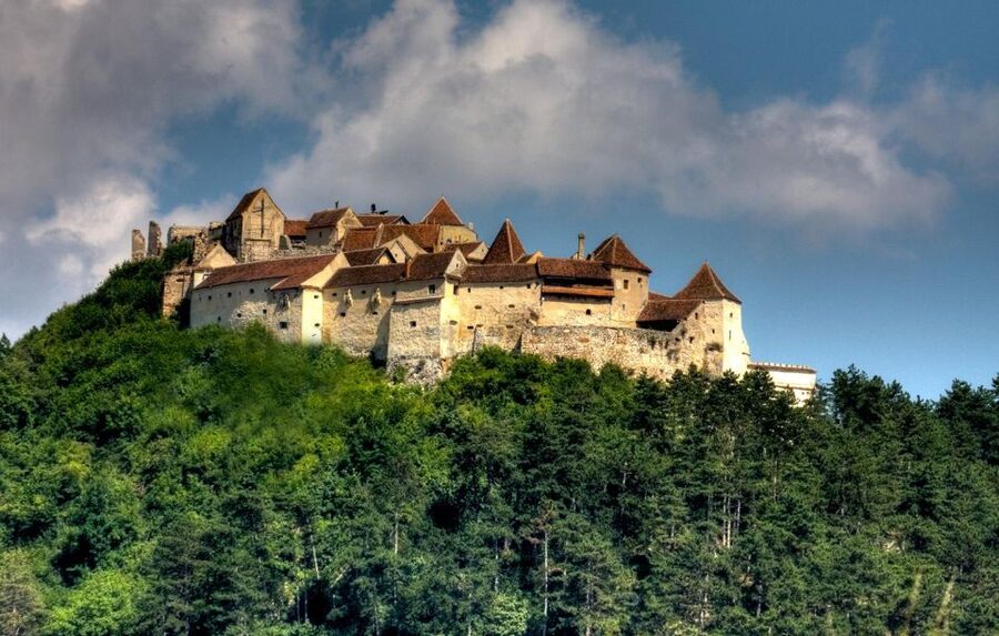 Brasov: Bear Sanctuary, Dracula Castle, and Râşnov Fortress - Bran Castle: dramatic walls, complicated Dracula branding