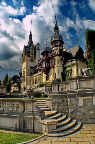 Bran, Peles and Cantacuzino Castles Day Tour