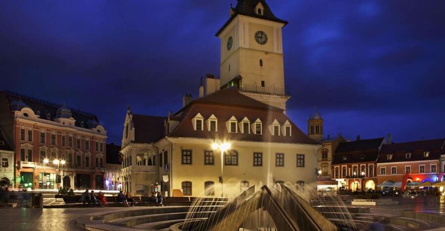 Brasov: Candlelight Tour of Medieval Architecture - Starting in Piața Sfatului, Brașov’s old heart
