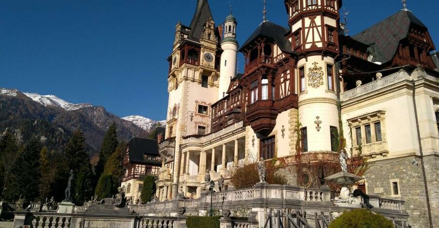 Brasov: Peles Castle, Bran Castle & Rasnov Fortress Day Tour - Râșnov Fortress and the wide mountain view
