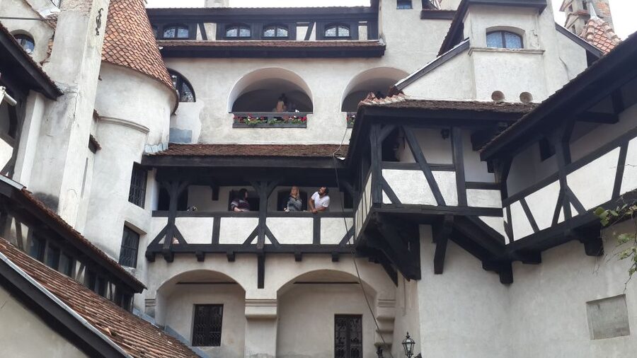 Brasov: Peles Castle, Bran Castle & Rasnov Fortress Day Tour - Eating in Bran village