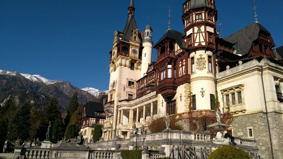 Brasov: Peles Castle, Bran Castle & Rasnov Fortress Day Tour - The road to Sinaia and Peleș Castle