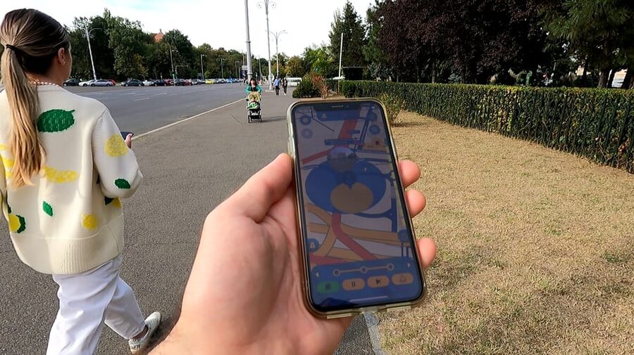 Bucharest 1989 Revolution Walking Tour with Smartphone App - The app changes how you see the city