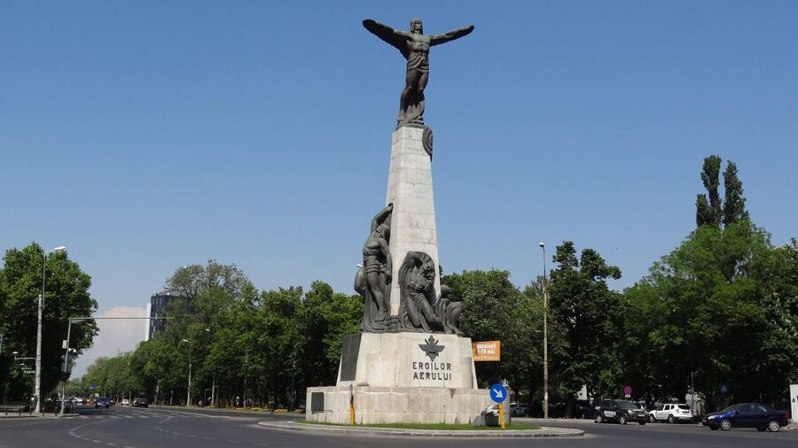 Bucharest 3–Hour Private City Tour - How the guide affects the day