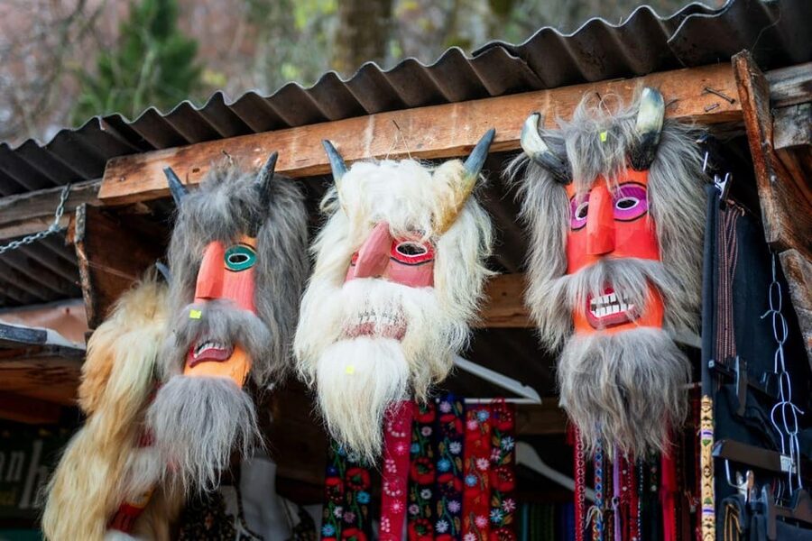 Bucharest: Bran Castle and Bear Sanctuary Small-Group Tour - Food, photos, and breathing room