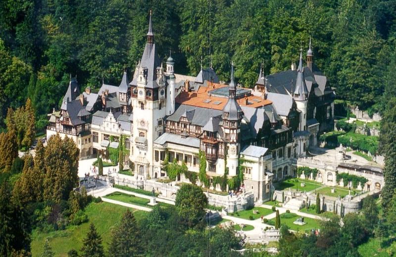 Bucharest: Bran & Peles Castle with Rasnov Citadel Day Trip - Rasnov Citadel and the logic of medieval defense