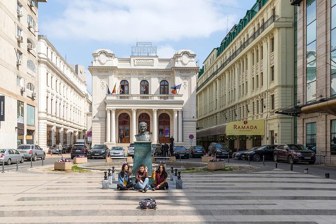 Bucharest Chronicles - Small churches and modern shops in the same hour