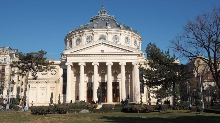 Bucharest city tour by car - Why a car helps you see Bucharest quickly