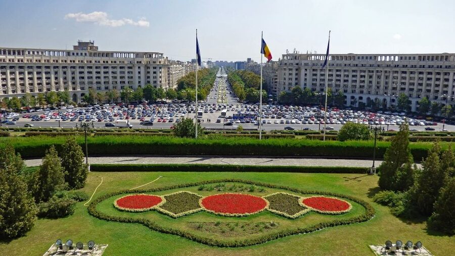 Bucharest: Communist Tour including Ceausescu Residence - Metro stations built under Ceausescu