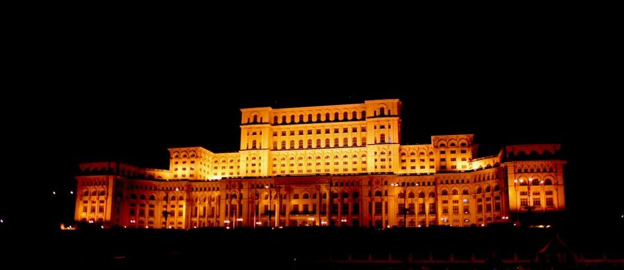 Bucharest: Communist Tour including Ceausescu Residence - A working-class neighborhood and everyday life