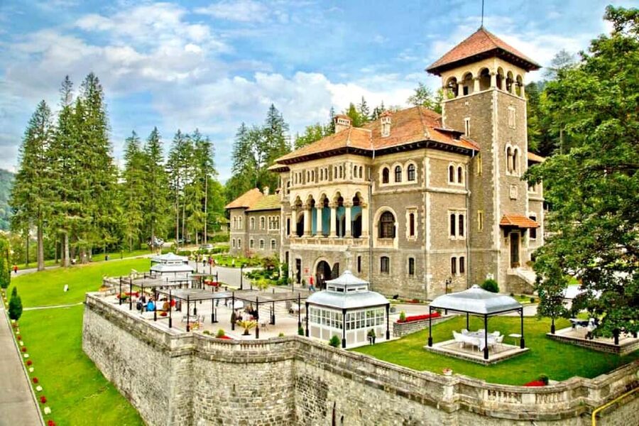 Bucharest: Day Trip 3 Castles Cantacuzino, Peles , Dracula’s - Why this castle combination works