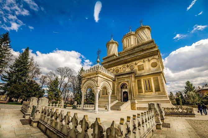 Bucharest Day Trip to Discover Dracula's Life Journey - The guide can make or break a 14-hour day