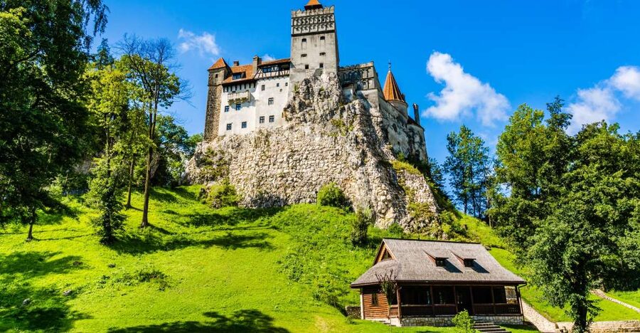 Bucharest: Day Trip to Dracula Castle, Peles Castle & Brașov - Brașov’s medieval center in a short afternoon visit
