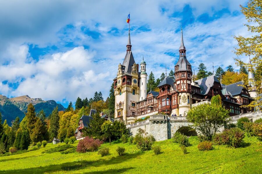 Bucharest: Day Trip to Dracula Castle, Peles Castle & Brașov - Walking, weather, and practical comfort
