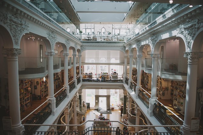 Bucharest Discovery morning tour - Bucharest’s Architecture in One Continuous Lesson