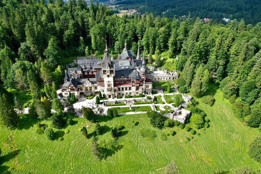 Bucharest: Dracula and Peles Castles For Private - Who will get the most from this outing
