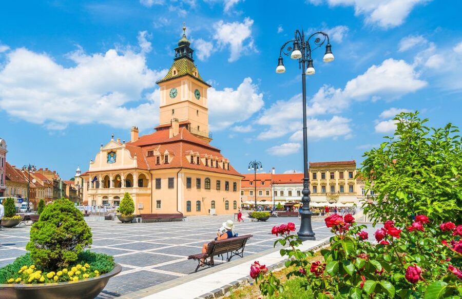 Bucharest: Dracula Castle, Peles Castle & Brasov Guided Tour - Bran Castle and the Dracula story