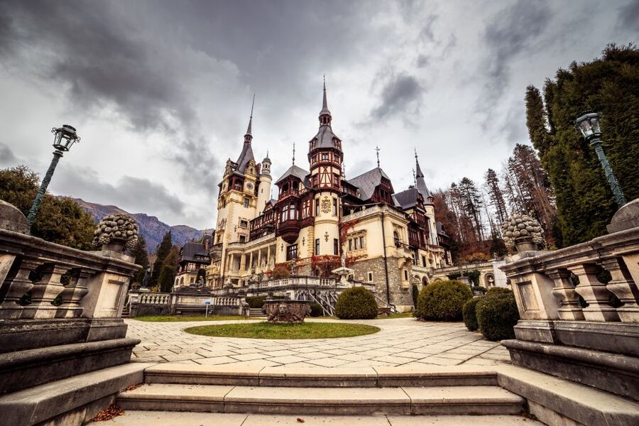 Bucharest: Dracula Castle, Peles Castle & Brasov Guided Tour - The return to Bucharest
