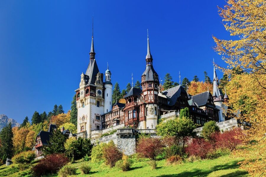 Bucharest: Dracula Castle, Peles Castle & Brasov Old Town - Should you book it?