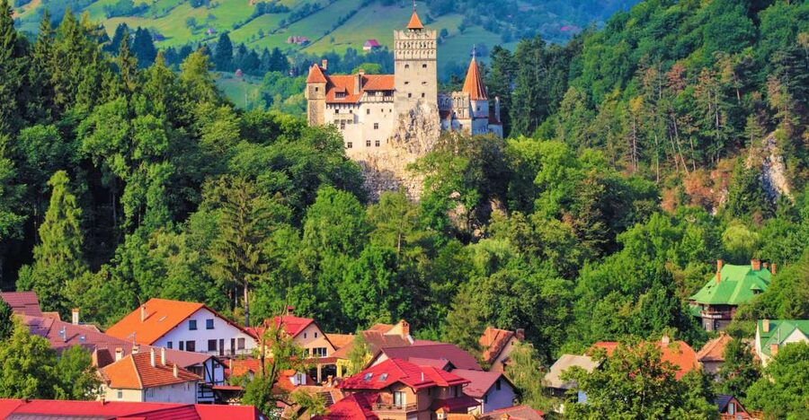 Bucharest: Dracula Castle, Peles Castle & Brasov Old Town - Peleș Castle in Sinaia, the day’s finest stop