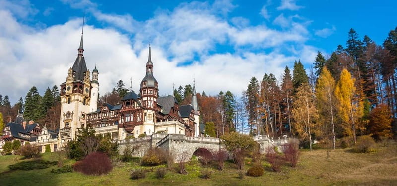 Bucharest: Dracula's Castle, Peleș Castle & Brașov Day Trip - Key points at a glance