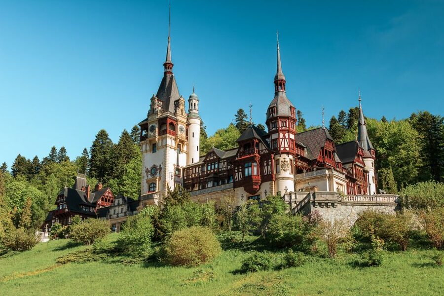Bucharest: Dracula's Castle, Peles Castle, & Brasov Old Town - Transport, timing, and the real cost