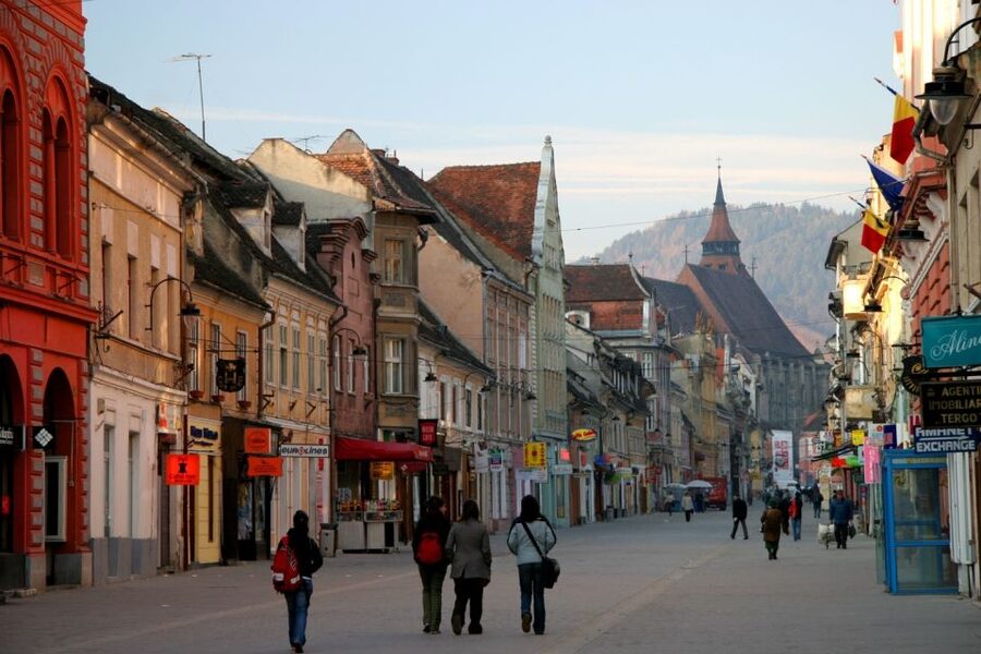 Bucharest: Dracula's Castle, Peles Castle, & Brasov Old Town - Who should book this experience?