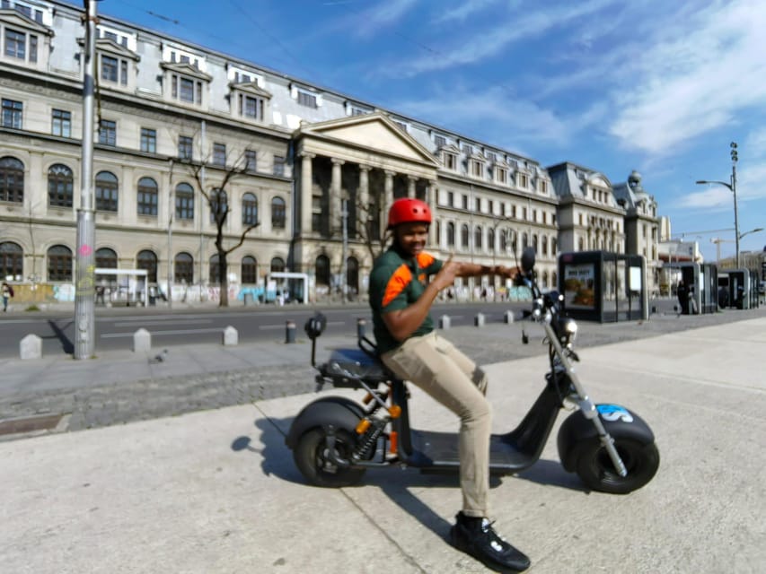 Bucharest electric city tour by Smart Balance #green - Victoria Palace and the government quarter