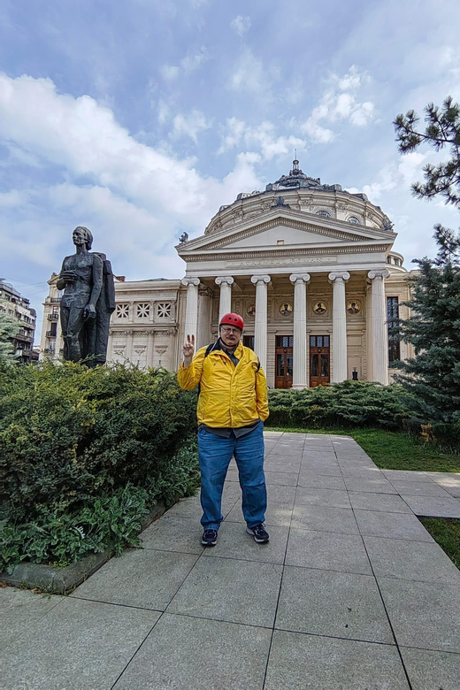 Bucharest electric city tour by Smart Balance #green - House of the Free Press and the Triumphal Arch
