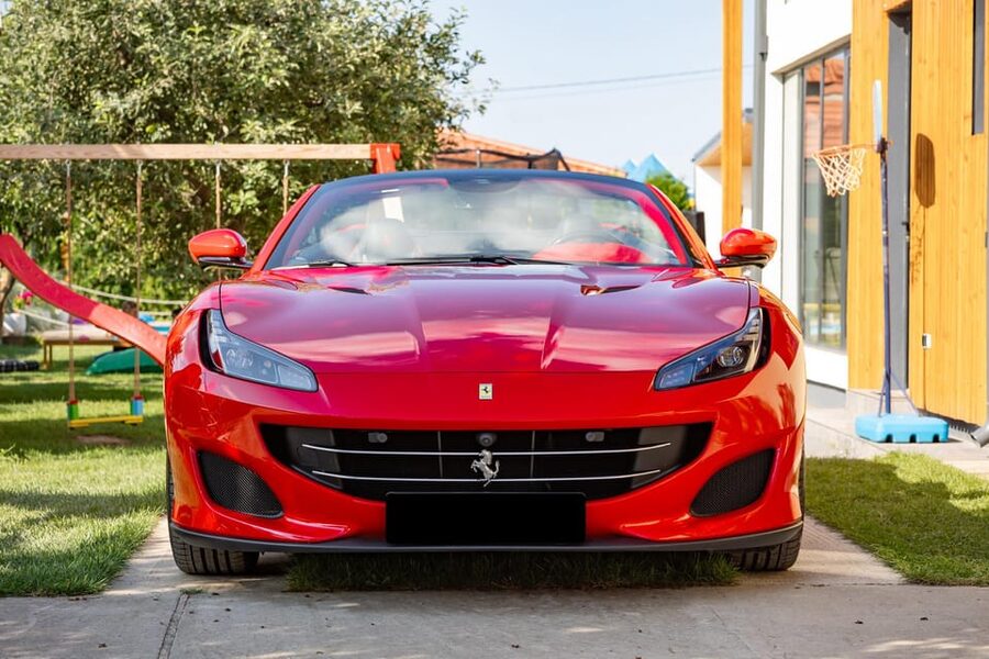 Bucharest: Ferrari Driving Experience - SHORT 10min - Driving from Piața Constituției toward Piața Alba Iulia