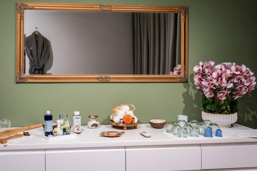 Bucharest: Harmony Wellness Center Massage Treatments - Premium oils and useful changing facilities