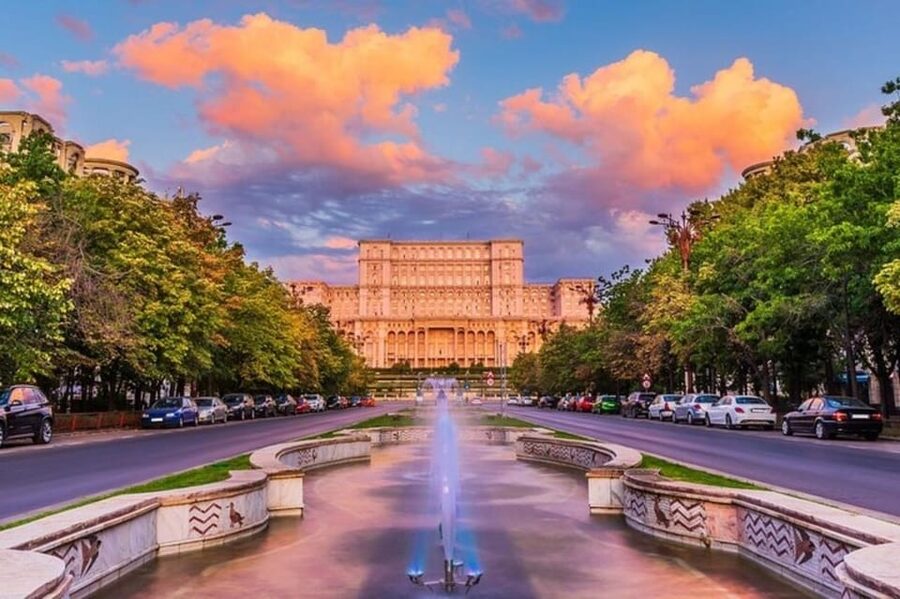 Bucharest : Highlights & Hidden Gems Walking Tour - Guides, languages, and the personal touch