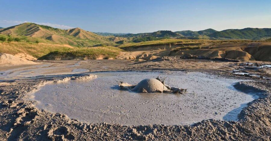 Bucharest: Muddy Volcanoes and Salt Mine Private Day Tour - Who should choose this Bucharest day trip