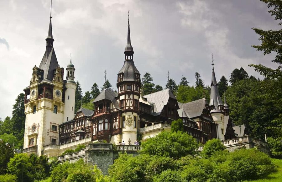 Bucharest: Peles Castle, Bran Castle & Brașov Day Tour - Key points to know before booking