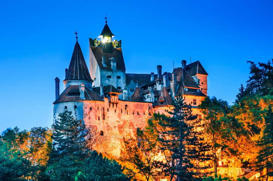 Bucharest: Peles Castle, Bran Castle & Brașov Day Tour - Three Romanian icons in one very long day