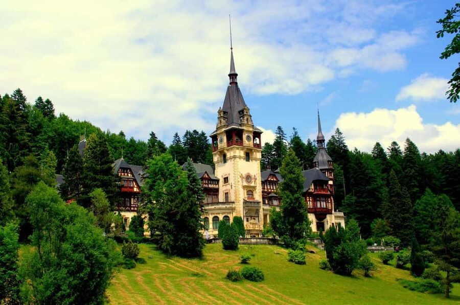 Bucharest: Peles Castle, Bran Castle & Brașov Day Tour - Who should book this day trip?