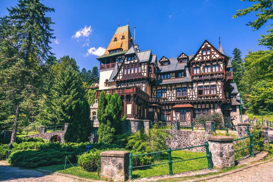 Bucharest: Peles Castle, Bran Castle, & Brasov Full-Day Tour - Why this Bucharest day trip works