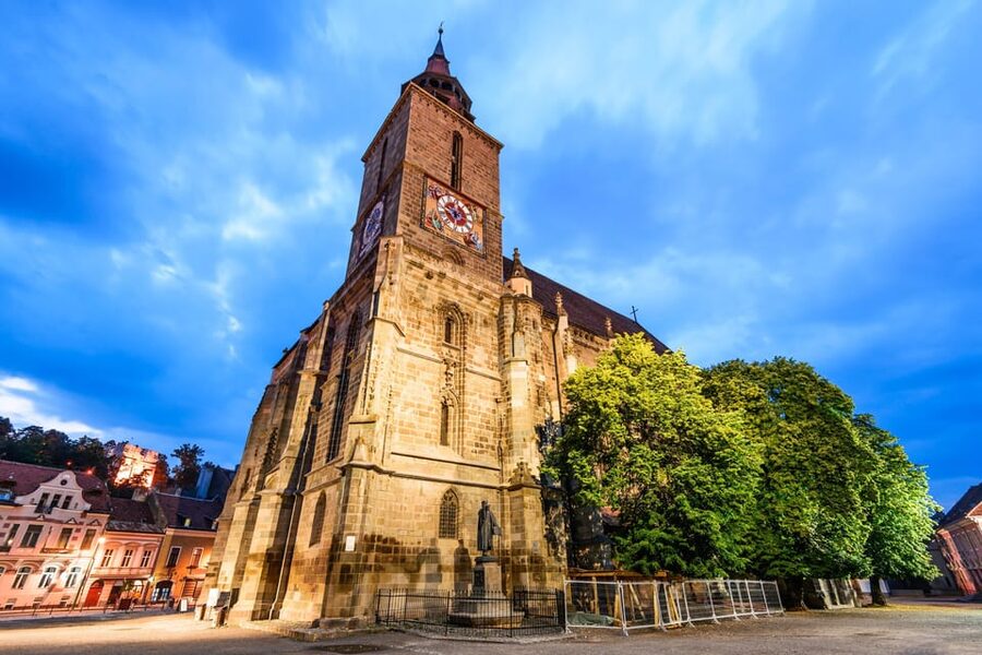 Bucharest: Peles Castle, Bran Castle, & Brasov Full-Day Tour - The guides make the tight schedule manageable