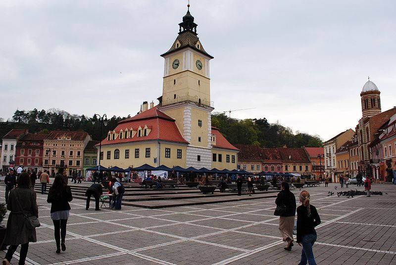 Bucharest: Peles Castle, Dracula's Castle and Brasov Tour - Bran Castle and the Dracula question